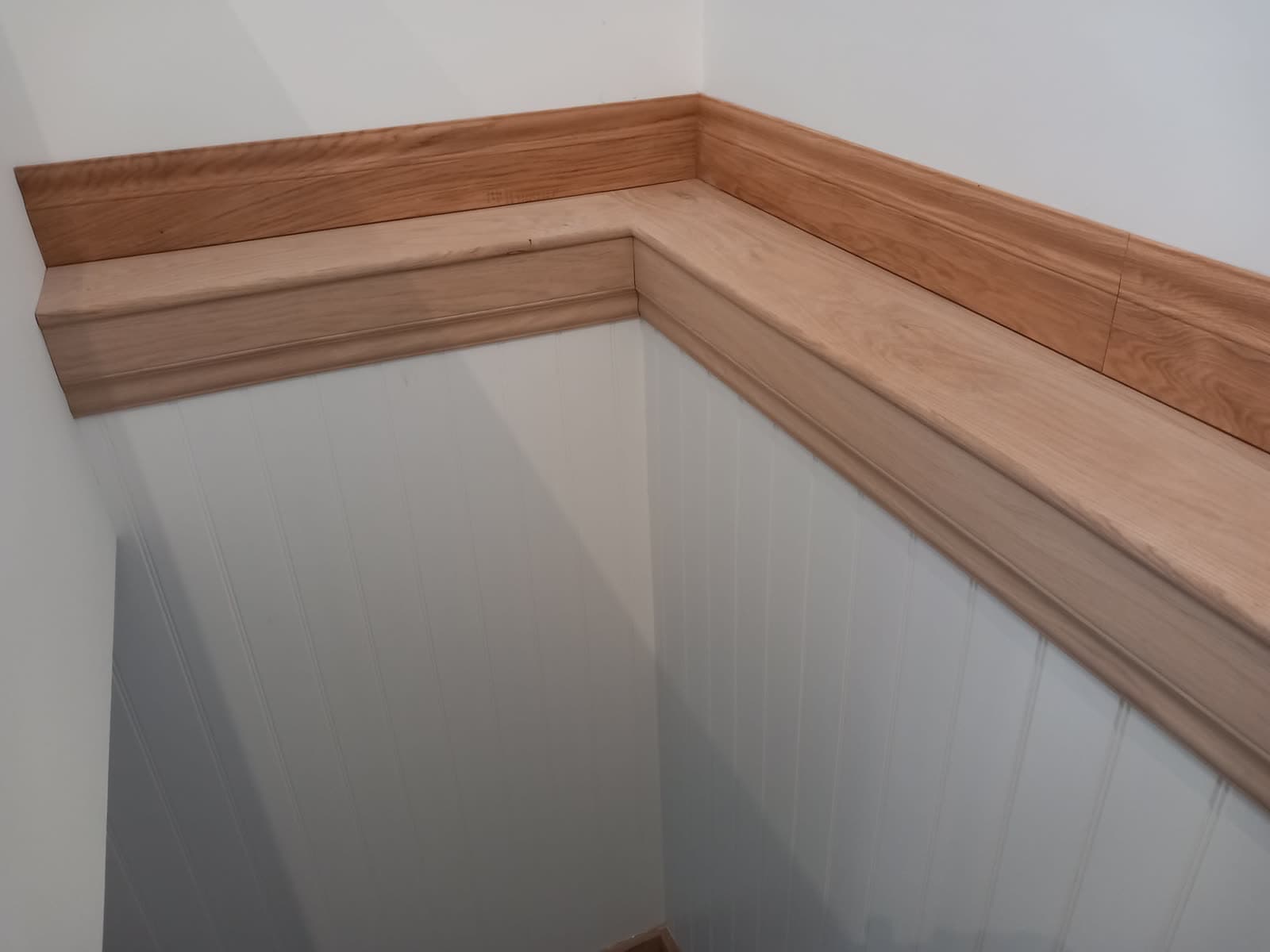 Oak trim and panelling detail